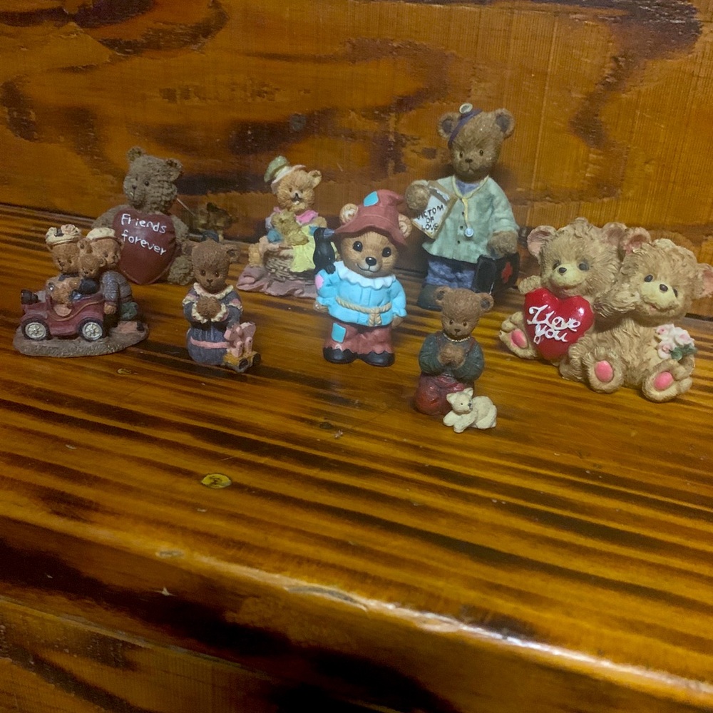 Set of 8 adorable ceramic bears🧸 of different brands
